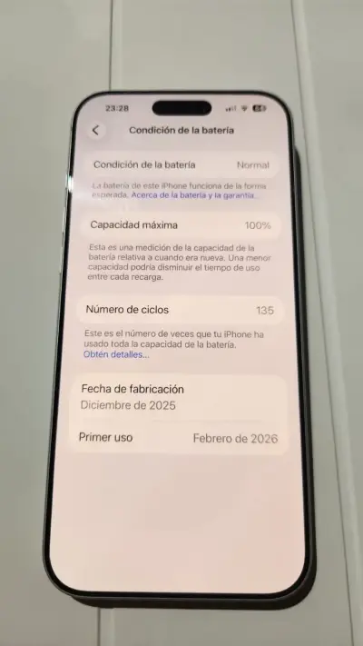 iPhone  con triple cámara trasera en buen estado - miniatura 4