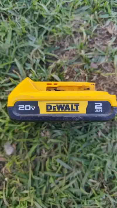 Batería DeWalt 20V 2Ah para herramientas eléctricas - miniatura 2