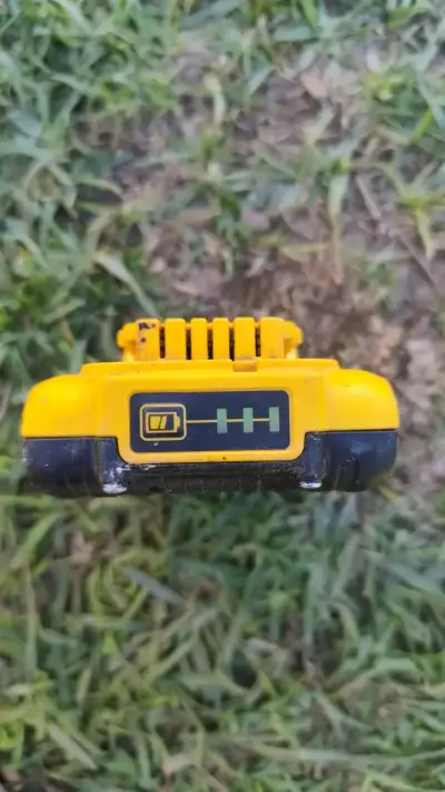 Batería DeWalt 20V 2Ah para herramientas eléctricas - miniatura 3