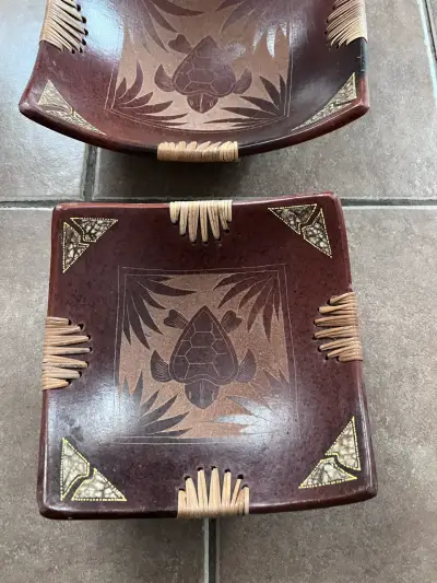 Set de platos decorativos de cerámica  tallada - miniatura 3