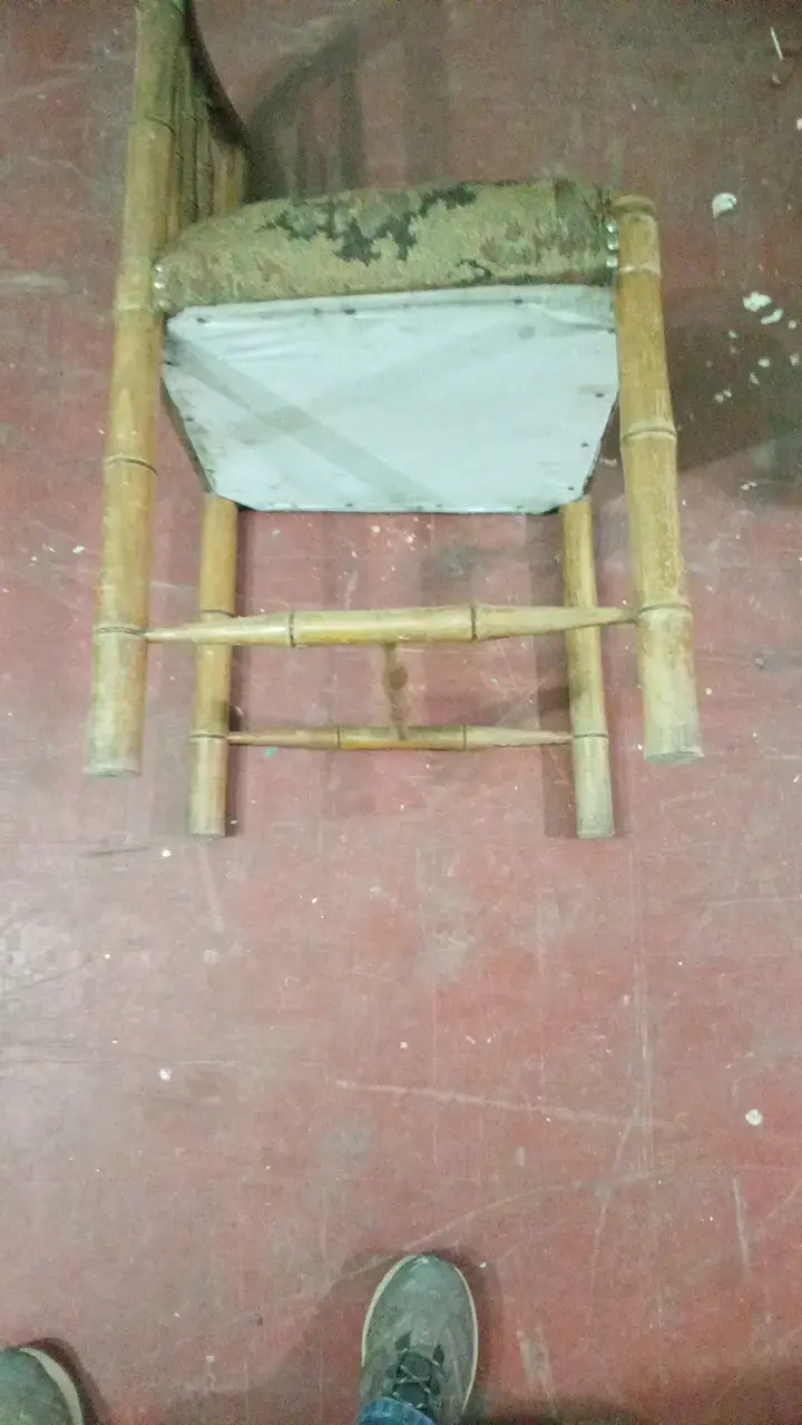 Silla de madera con asiento tapizado vintage - 3