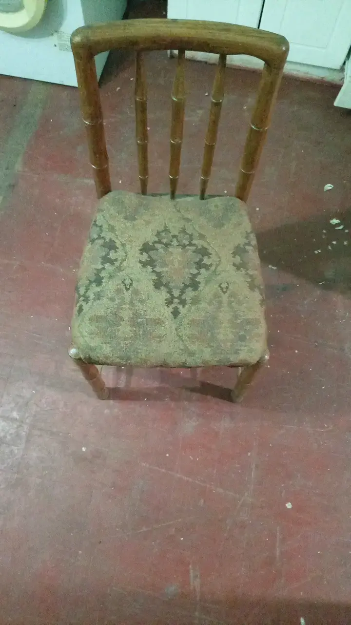 Silla de madera con asiento tapizado vintage - 4