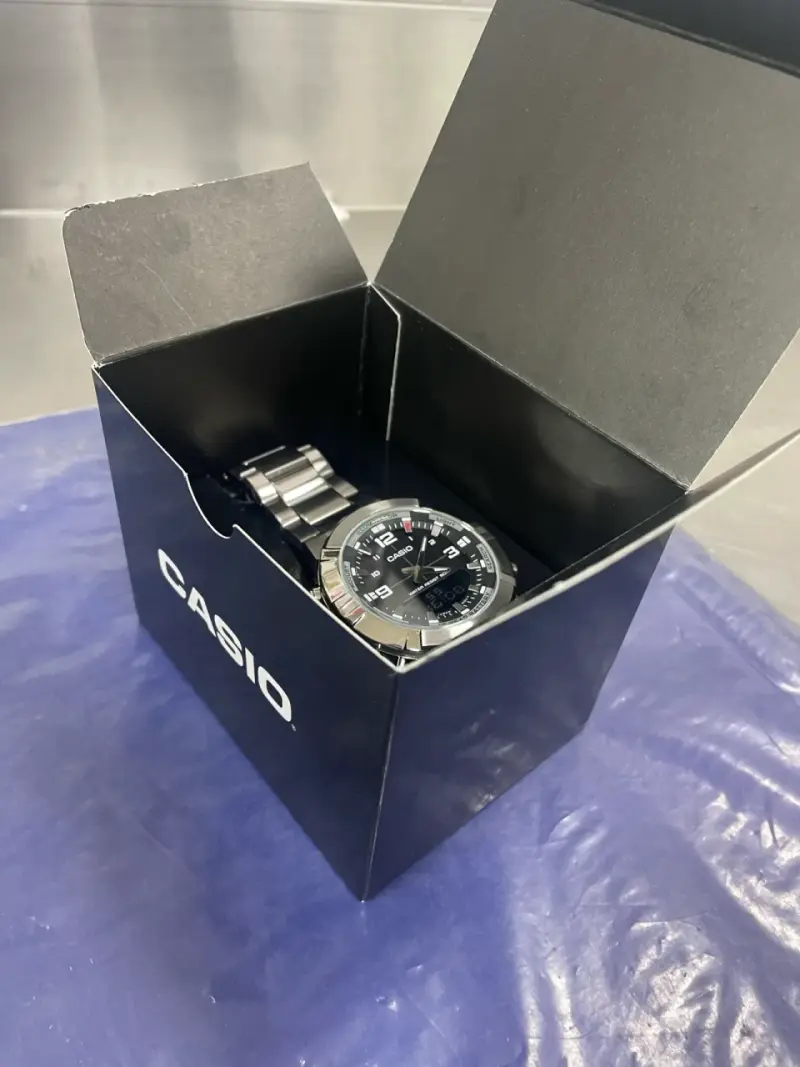 Reloj Casio resistente al agua con correa de acero - 2