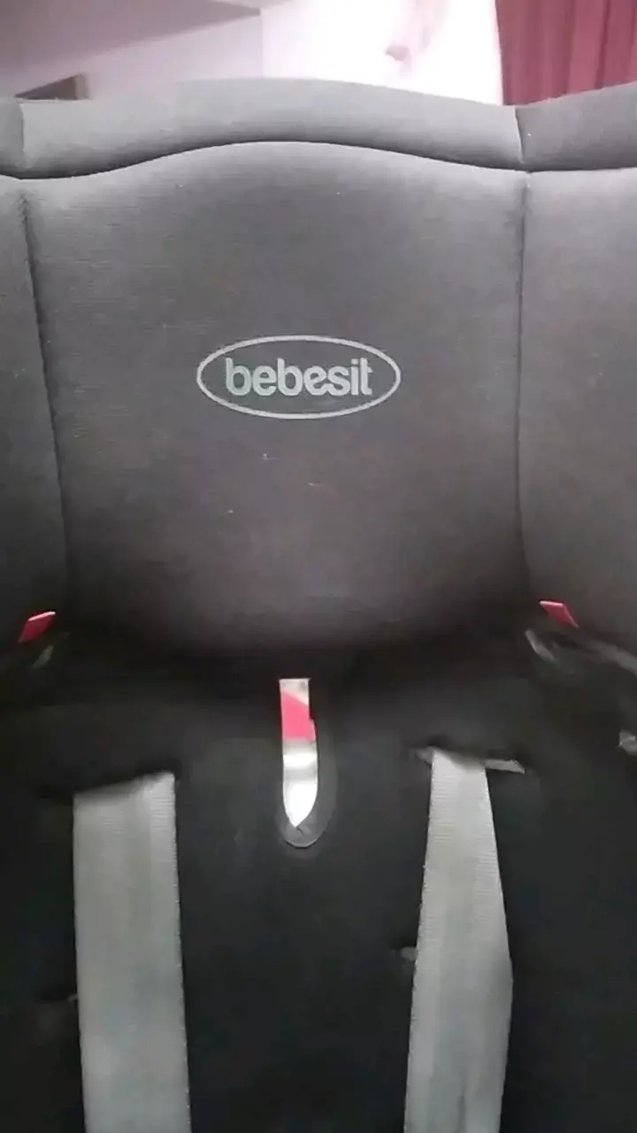 Silla de auto para bebé Bebesit negra - 2