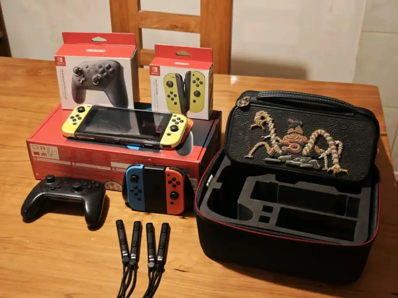 Consola Nintendo Switch con accesorios - 1