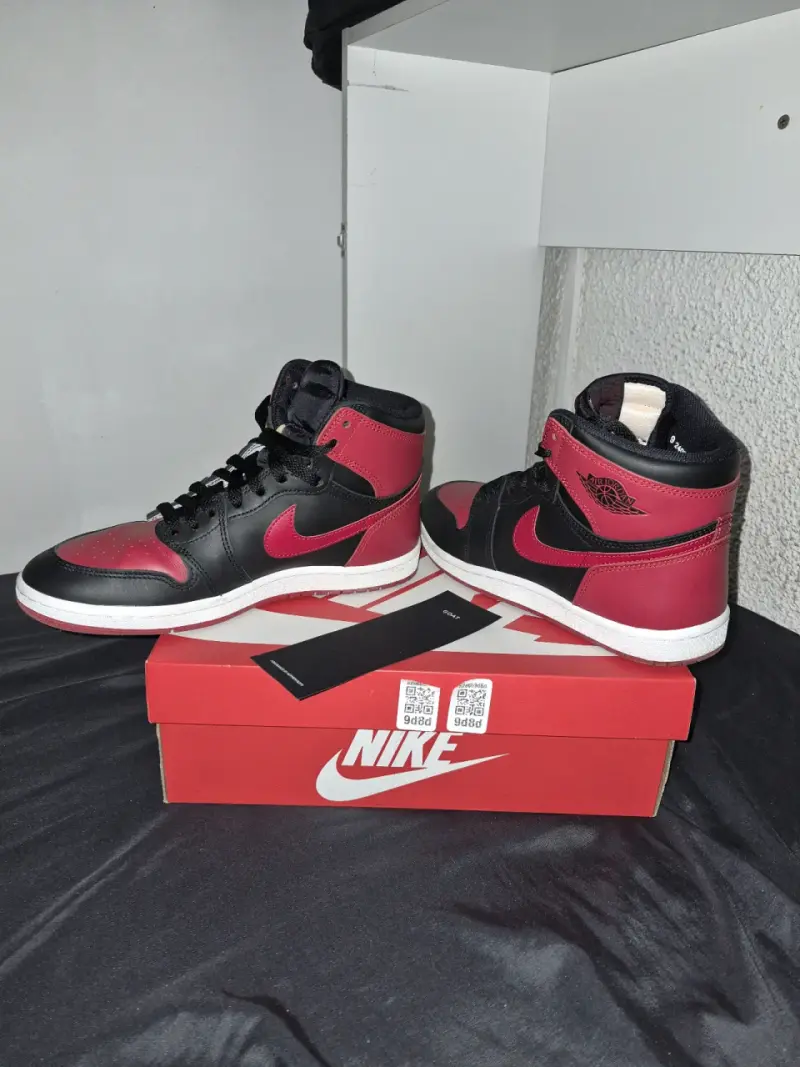 9 US Air Jordan 1 85' Bred Banned - 1