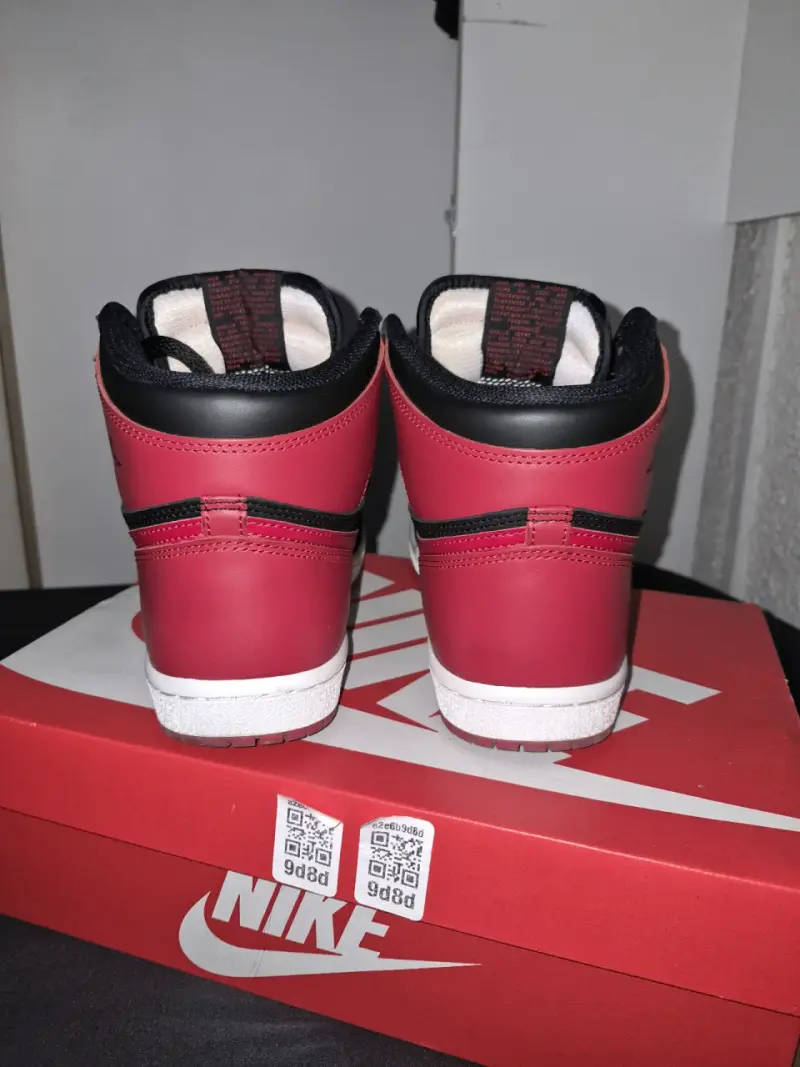 9 US Air Jordan 1 85' Bred Banned - 3