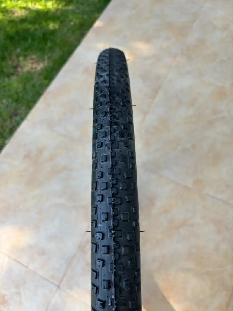 Par de Neumáticos WTB Resolute 700x42 - 2