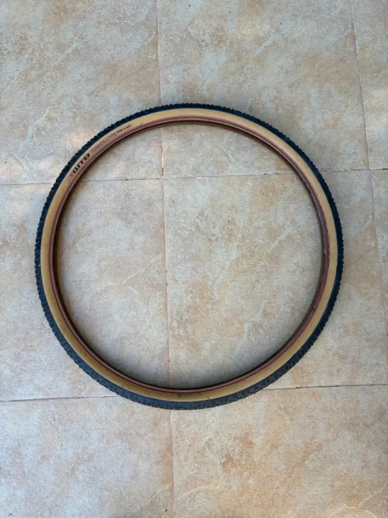 Par de Neumáticos WTB Resolute 700x42 - 5