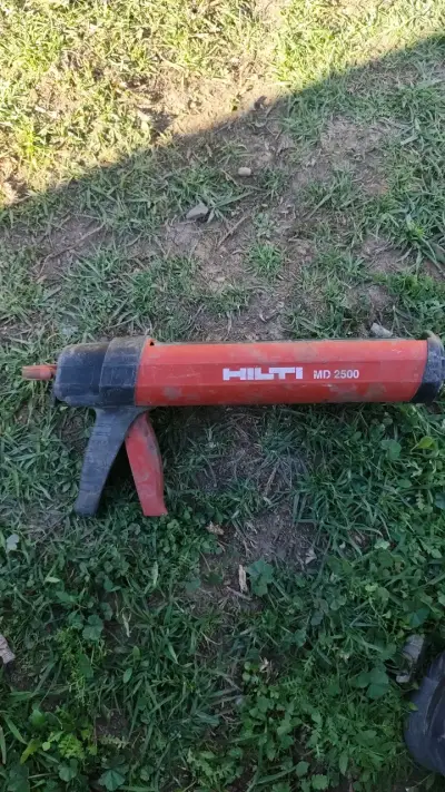 Pistola de calafateo Hilti MD 2500 usada - miniatura 3