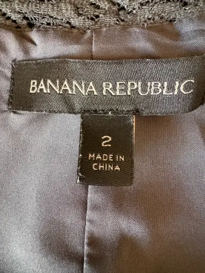 Vestido Banana Republic satinado gris con encaje - miniatura 5