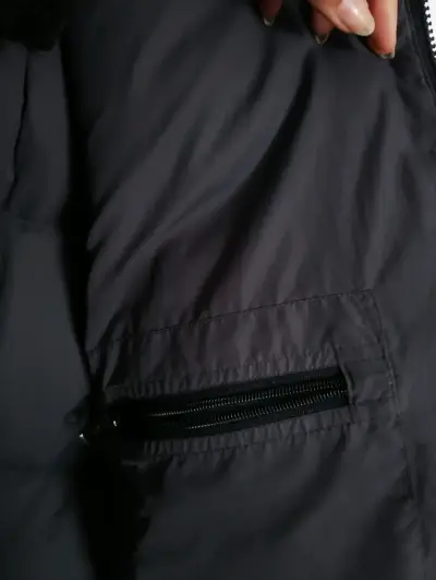 Chaqueta de invierno negra Freeland con capucha - miniatura 3