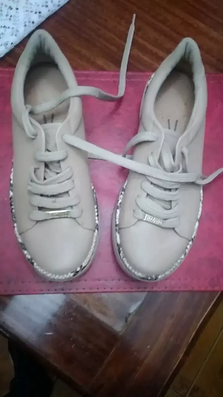 Zapatillas beige Vizzano con detalle de serpiente - 1
