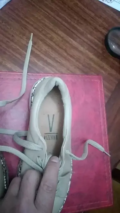Zapatillas beige Vizzano con detalle de serpiente - miniatura 2