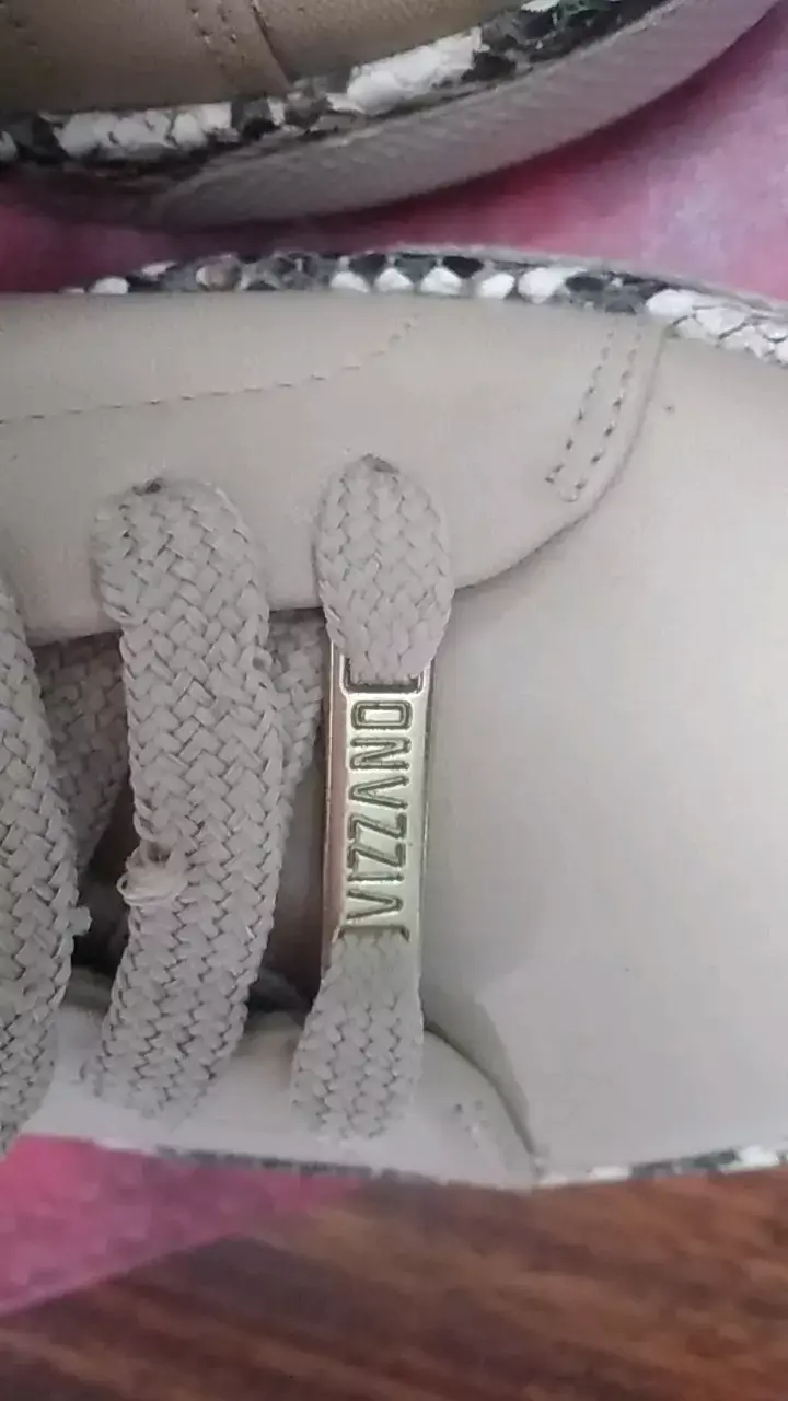 Zapatillas beige Vizzano con detalle de serpiente - 5