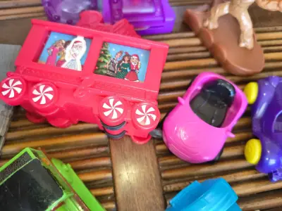 Colección de juguetes de personajes famosos - miniatura 2