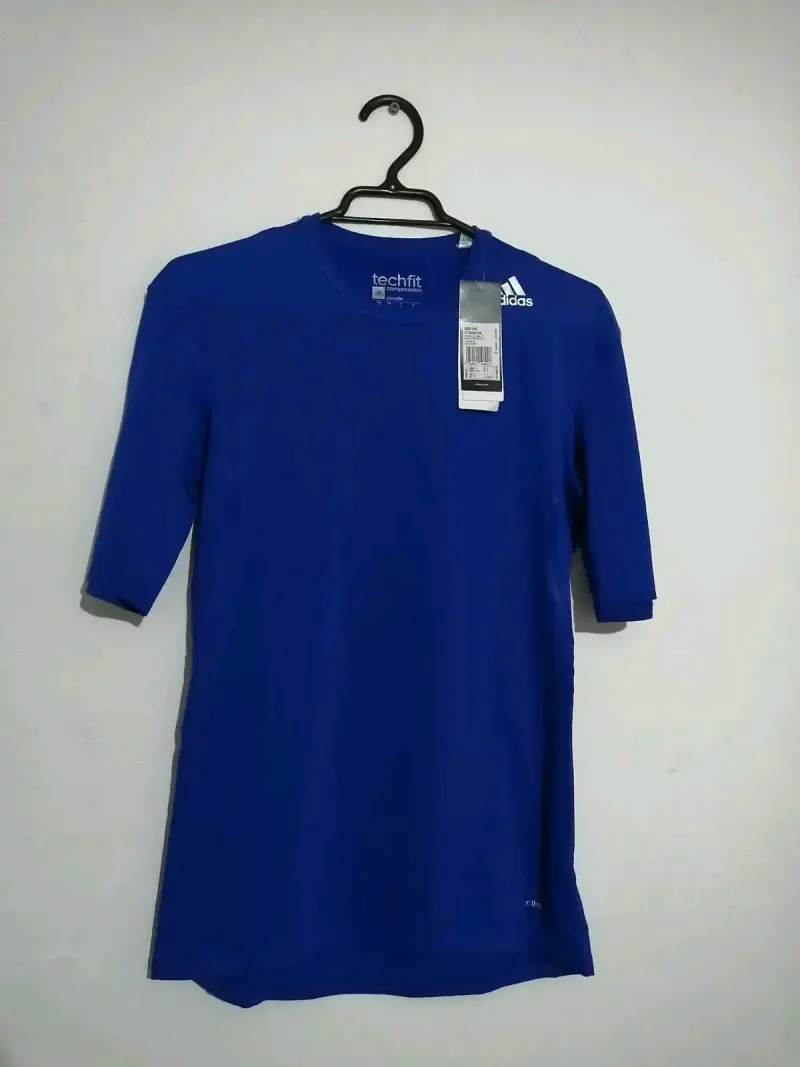Polera deportiva azul Adidas Techfit - 4