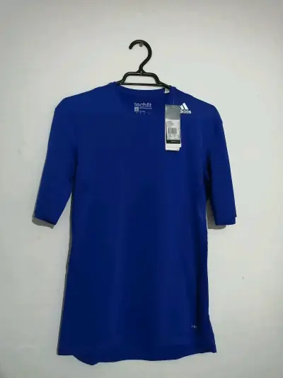 Polera deportiva azul Adidas Techfit - miniatura 1