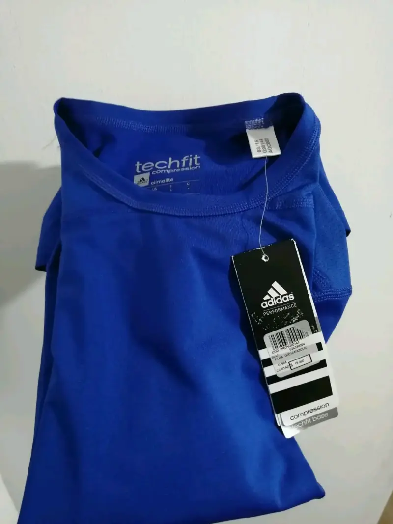 Polera deportiva azul Adidas Techfit - 2