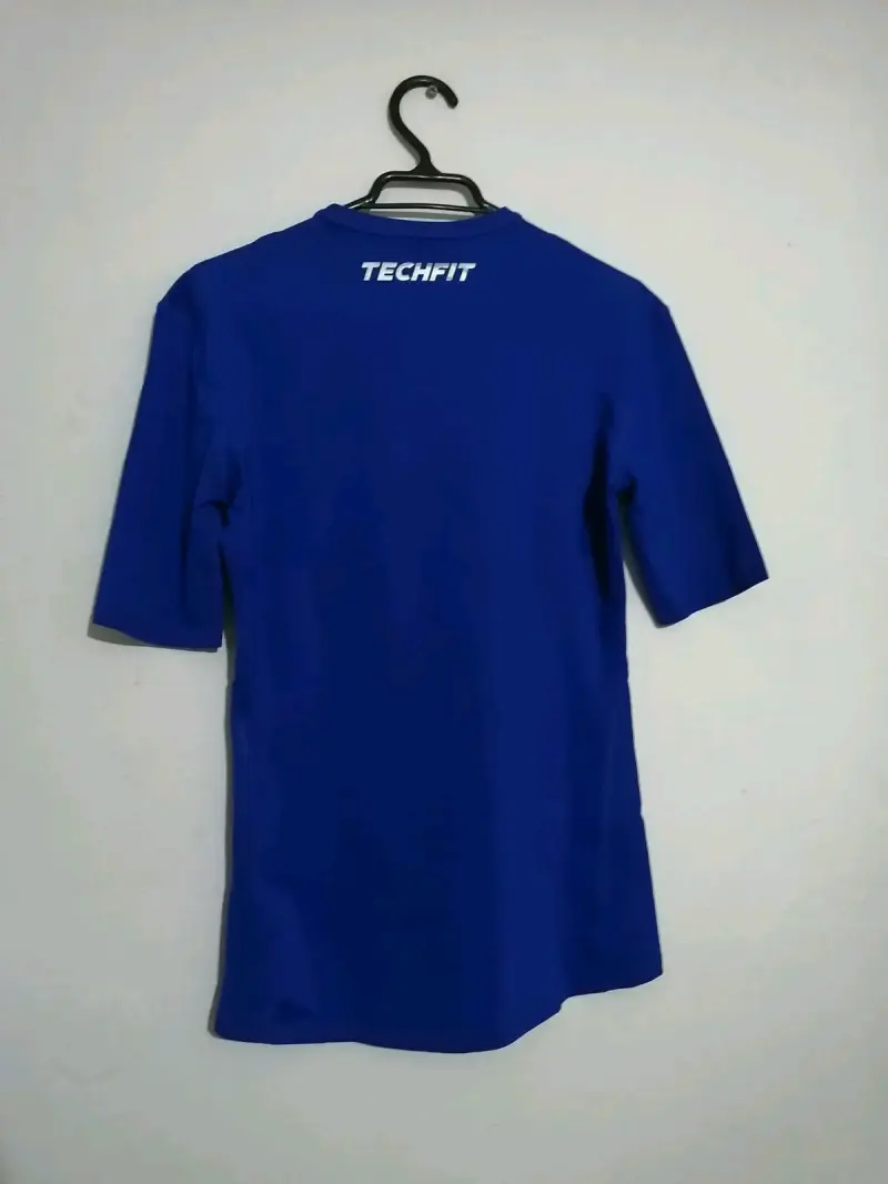 Polera deportiva azul Adidas Techfit - 3