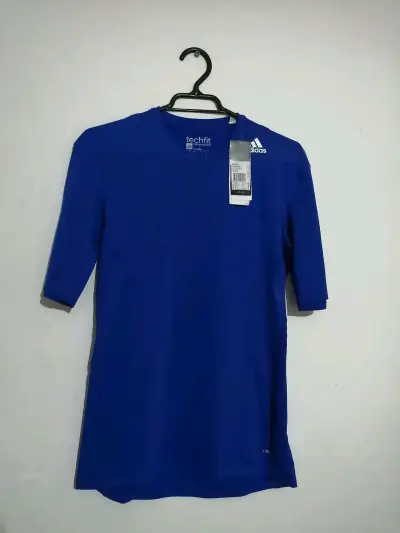 Polera deportiva azul Adidas Techfit - miniatura 4