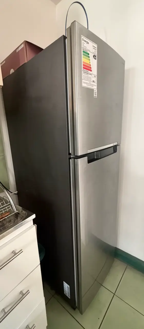 Refrigerador Samsung no frost 255 L - 2