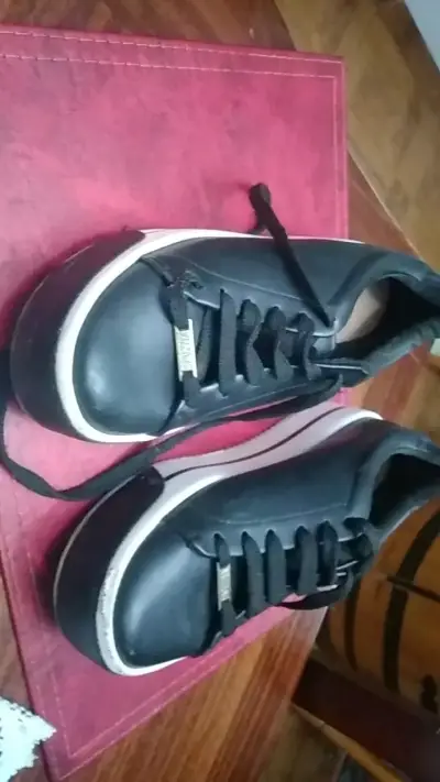 Zapatillas negras de cuero para mujer - miniatura 4
