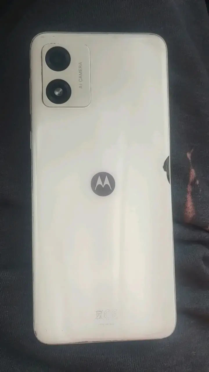 Smartphone Motorola Moto E13 Blanco en Buen Estado - 2