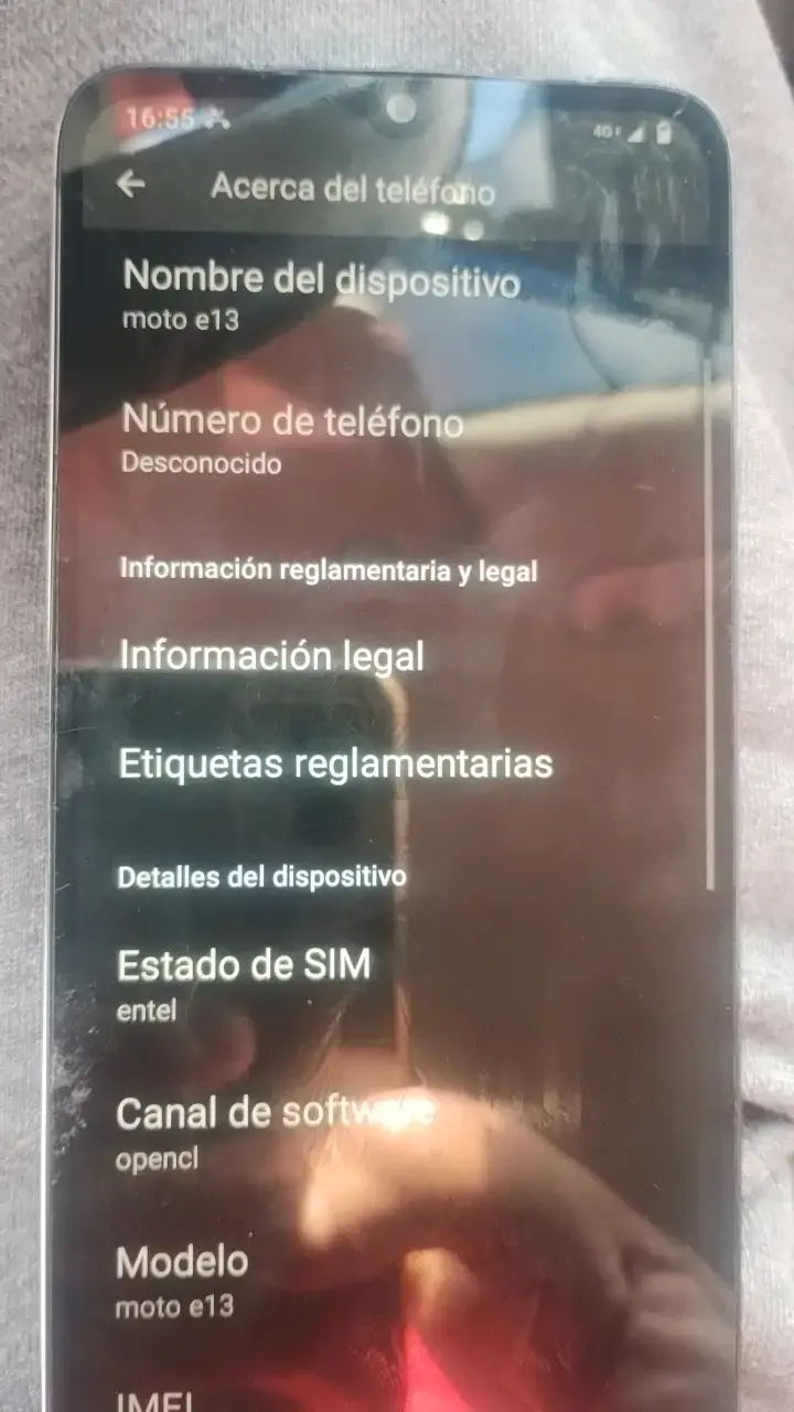Smartphone Motorola Moto E13 Blanco en Buen Estado - 3