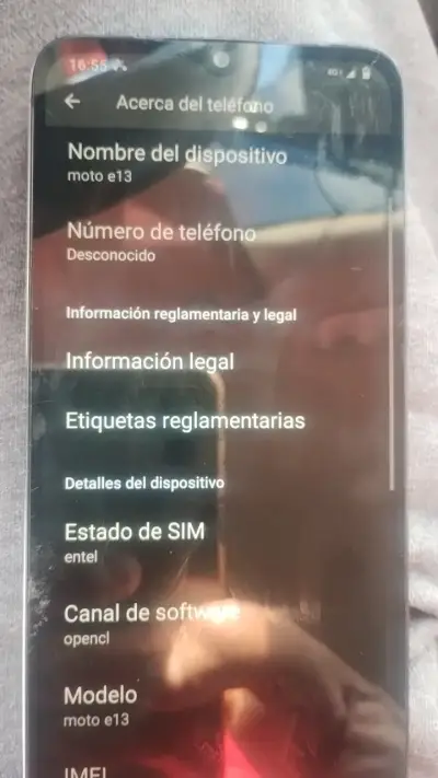 Smartphone Motorola Moto E13 Blanco en Buen Estado - miniatura 3
