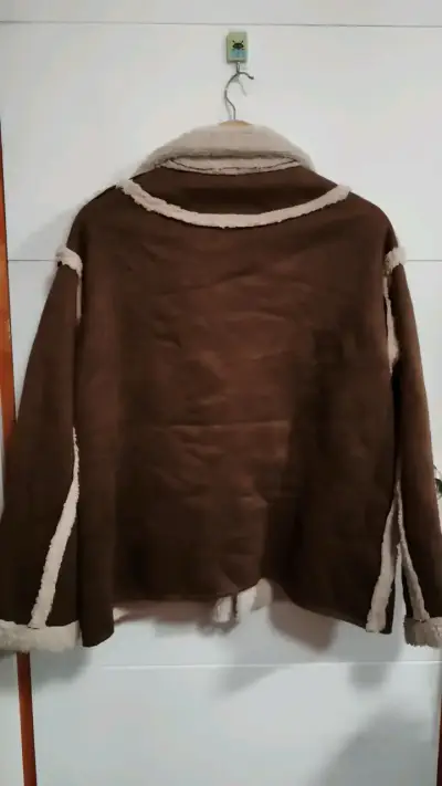 Chaqueta de invierno marrón con forro de lana - miniatura 2