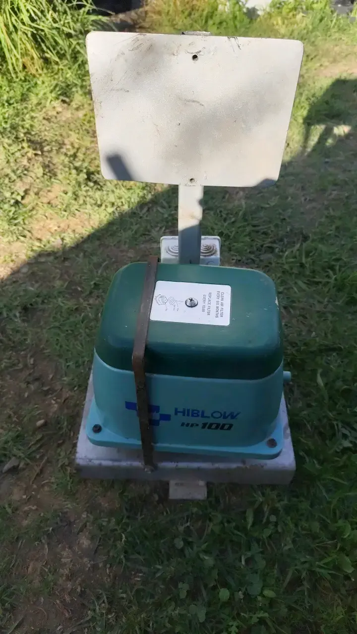 Bomba de aire Hiblow HP 100 para estanques - 4