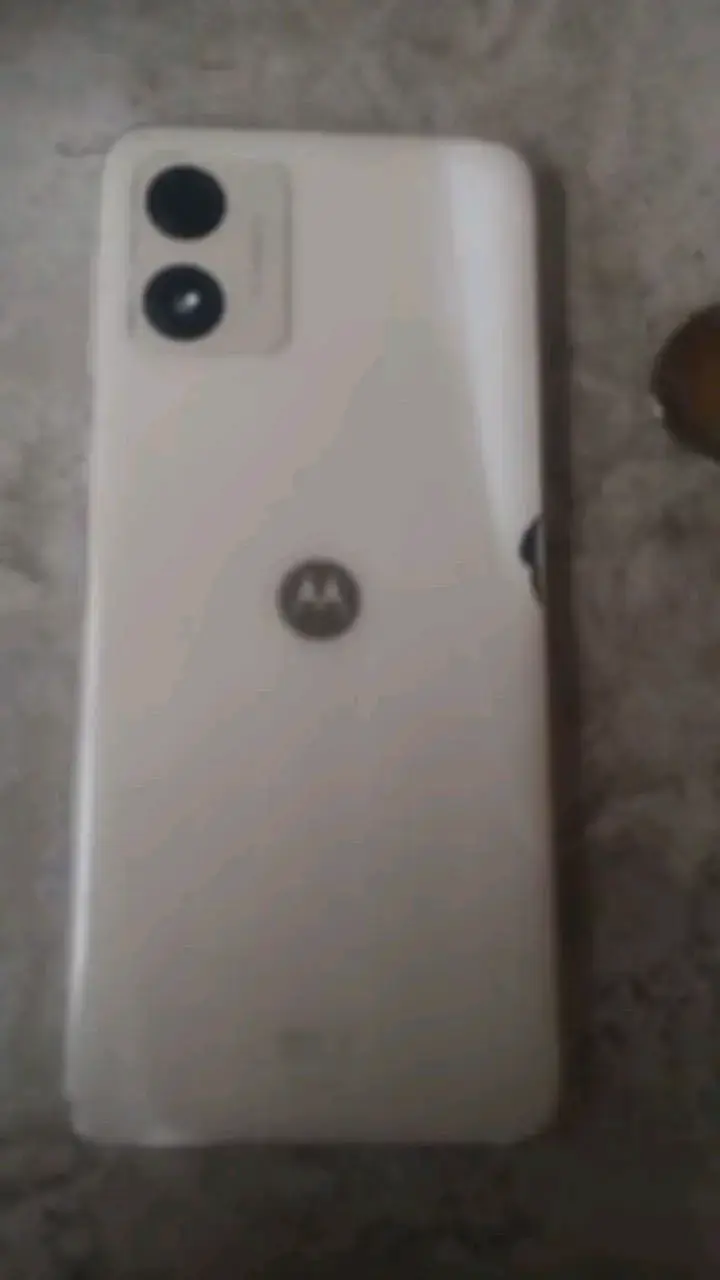 Smartphone Motorola Moto E13 Blanco en Buen Estado - 2