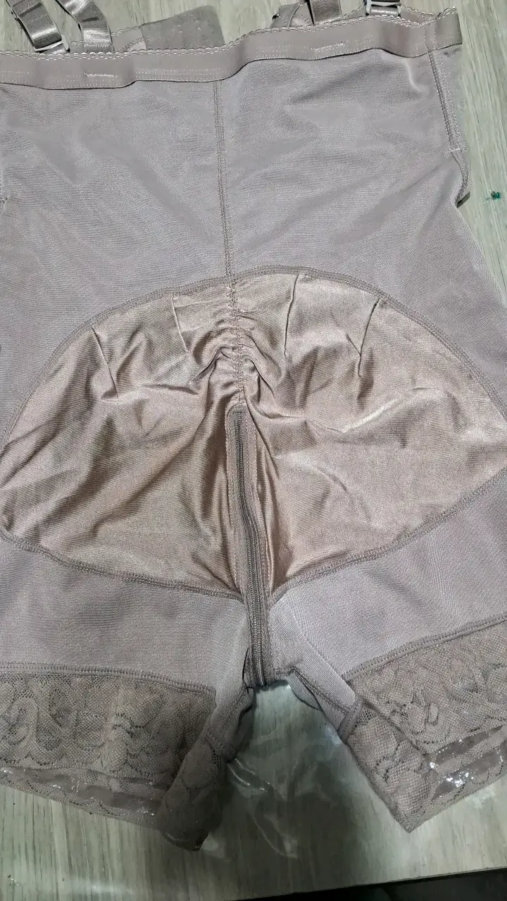 Faja moldeadora color beige con encaje - 3