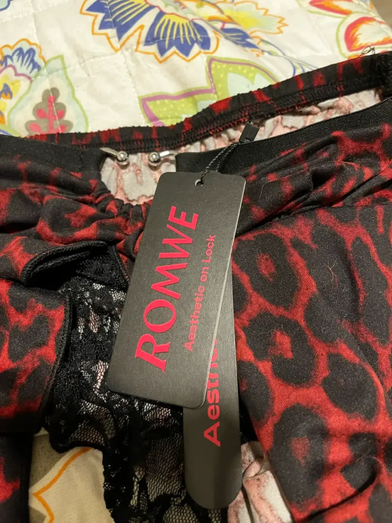 Corset strapless animal print rojo y negro Romwe - 4
