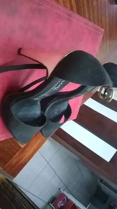 Tacones negros de gamuza Minelli elegantes - miniatura 4