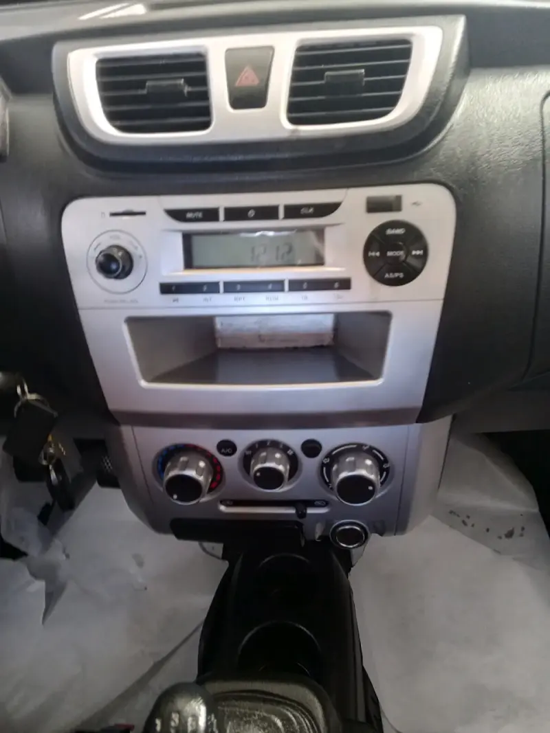 Camioneta blanco DFSK en buen estado - 4