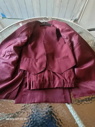 Traje formal burdeos para niño aleco - miniatura 1