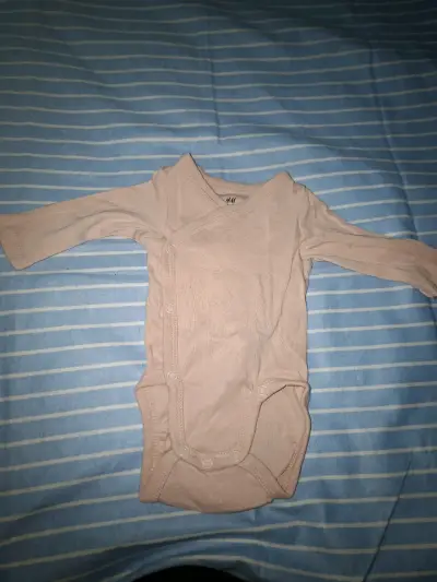 Ropa recién nacida y enterito de 3-6 meses - miniatura 2