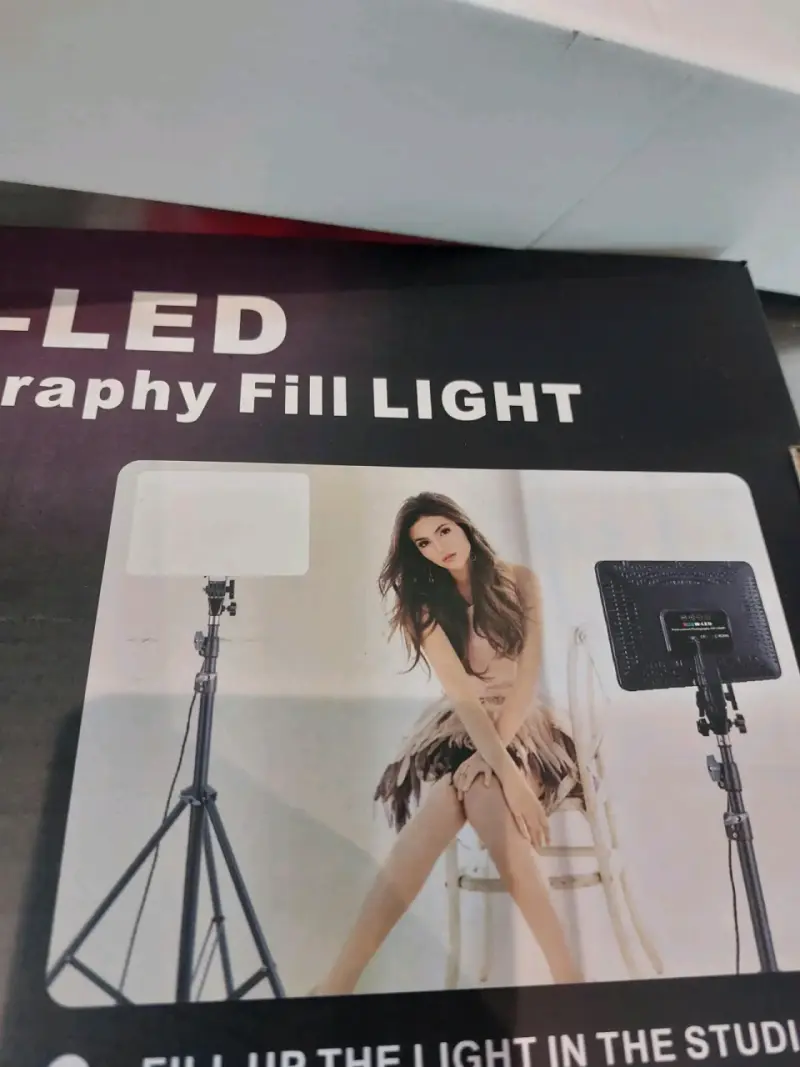 Luz de relleno LED RGBW para fotografía - 3
