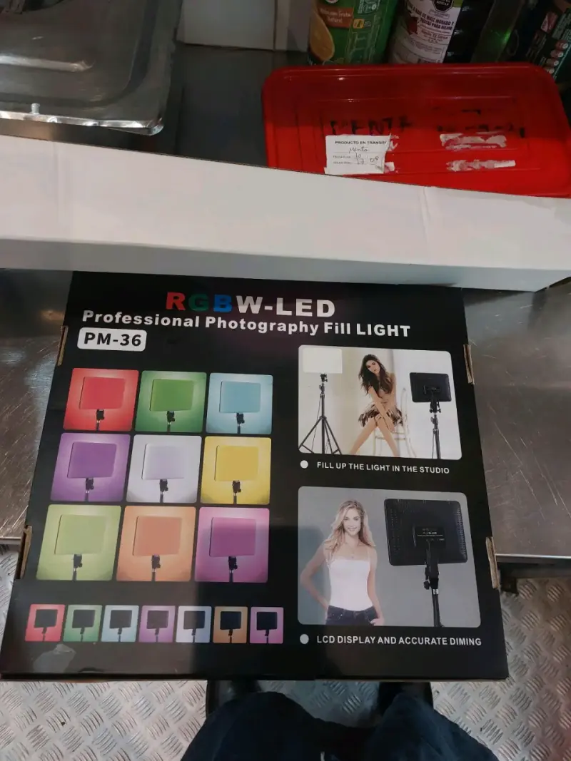 Luz de relleno LED RGBW para fotografía - 4