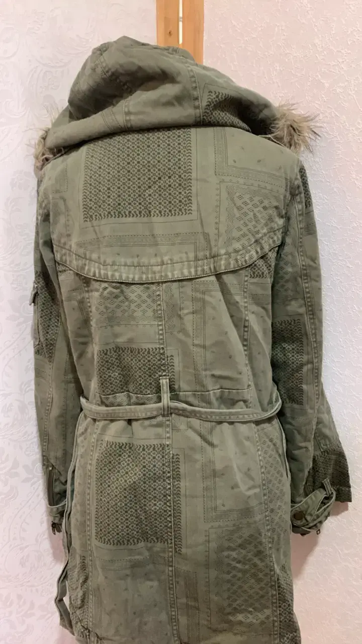 Parka verde con capucha de piel sintética - 2