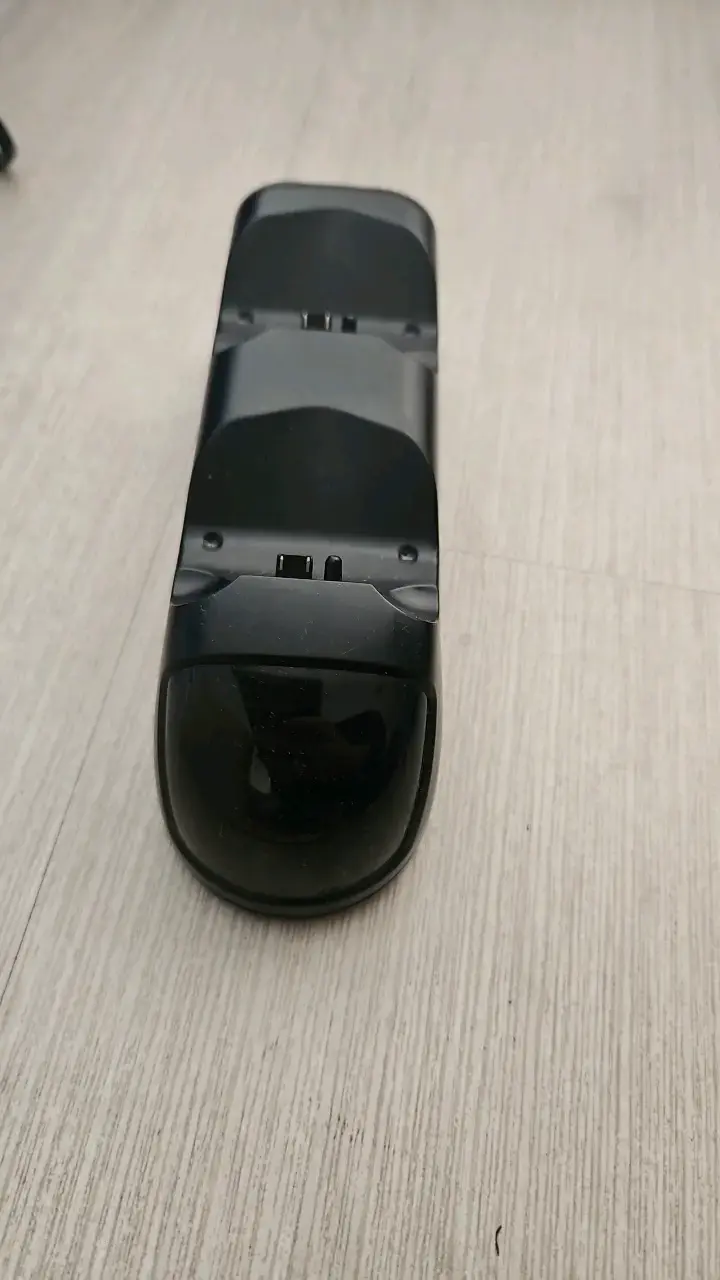Consola PlayStation 4 Pro con accesorios y controles - 2