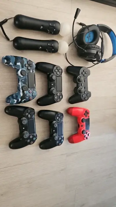 Consola PlayStation 4 Pro con accesorios y controles - miniatura 3