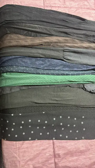 Lote de pantys de mujer en varios colores y diseños - miniatura 3