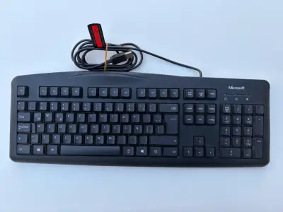 Teclado USB Microsoft con cable - miniatura 1