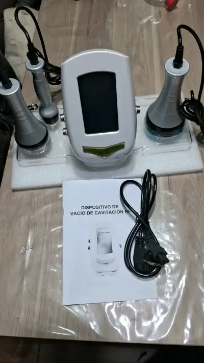 Máquina de cavitación RF para estética - miniatura 1