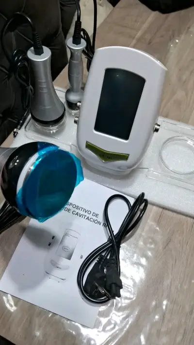 Máquina de cavitación RF para estética - miniatura 2