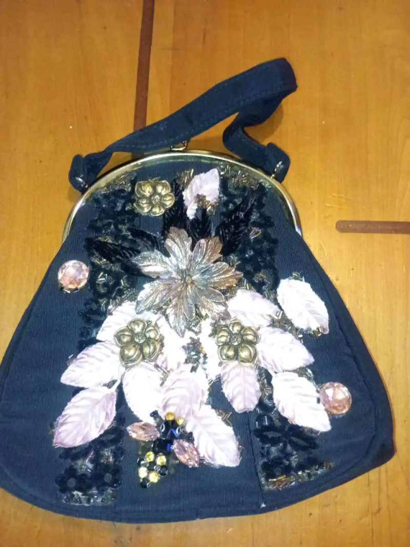 Bolso de mano vintage con bordado floral - 2