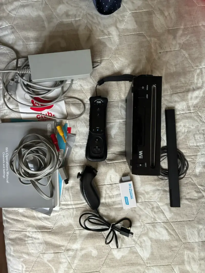 Consola Nintendo Wii con accesorios y adaptador HD - 2